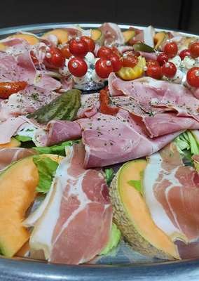 Assiette de jambon cru et melon